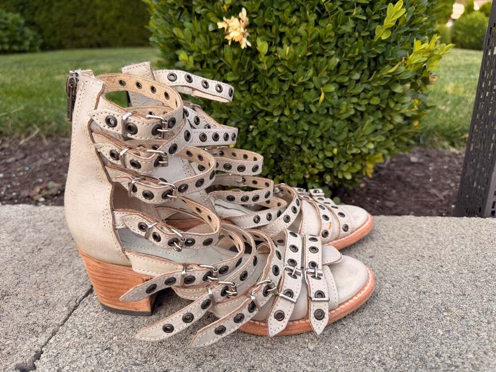 Freebird Casandra Women's Strappy Studded Leather Heeled Sandals size 7